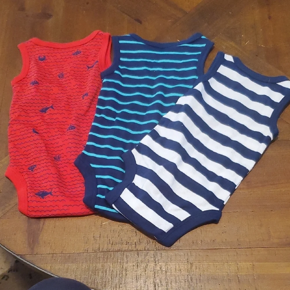 🐻 Carter's Navy, Teal, and Red Bodysuit Trio
